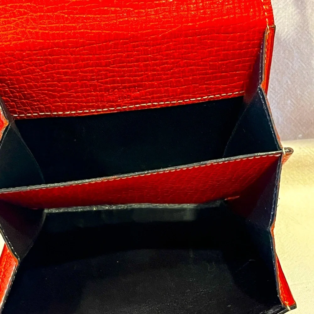 Authentic Loewe EUC Eye Popping Croc-Embossed Leather Wallet W/ Scalloped Design - Picture 4 of 9